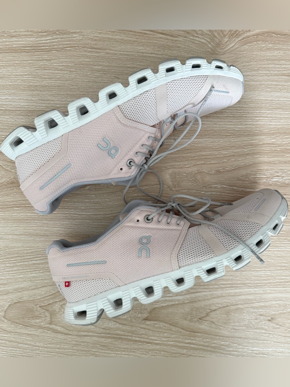 On Cloud Womens 10.5 5 Trainers Sneakers Shell White Light Pink Active Outdoor